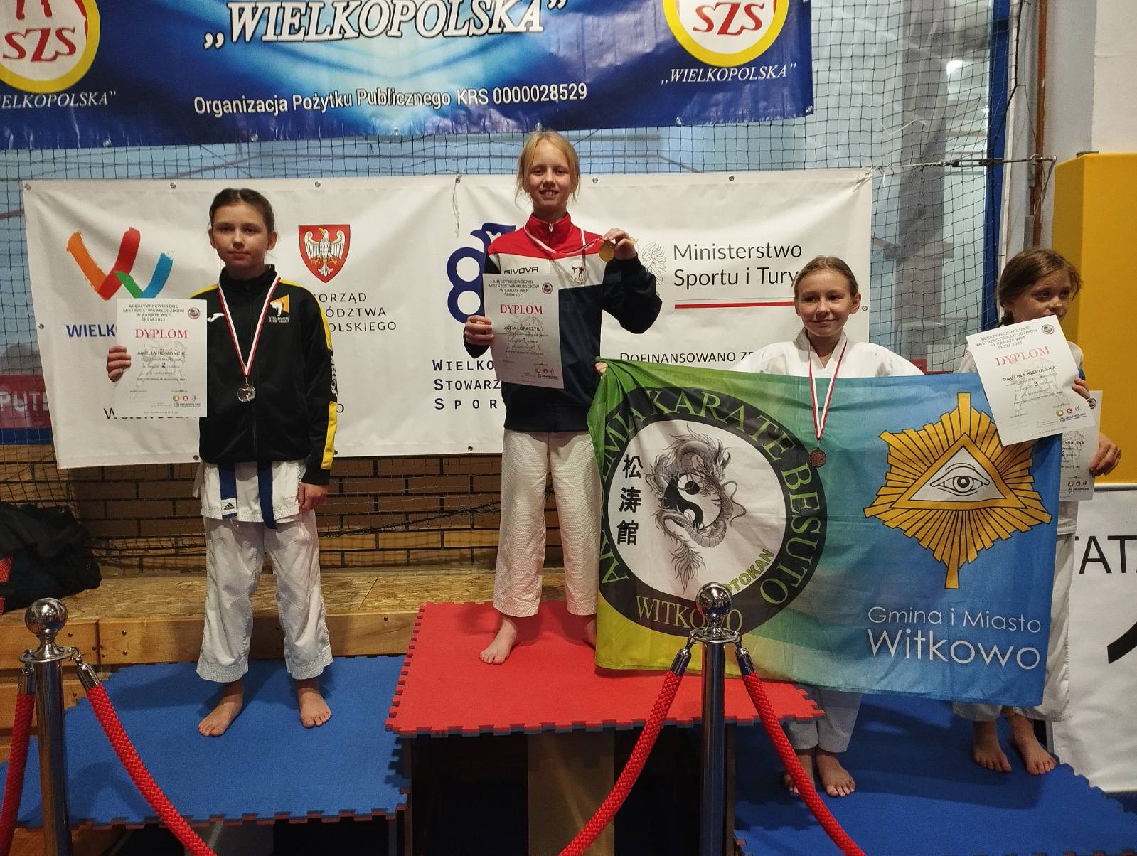 Karatecy z UKS UKEMI z medalami  na MMM